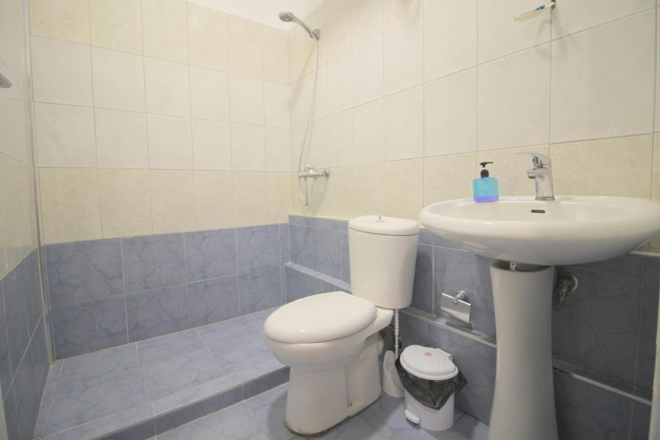 Hostel K13 Sarande Exterior photo